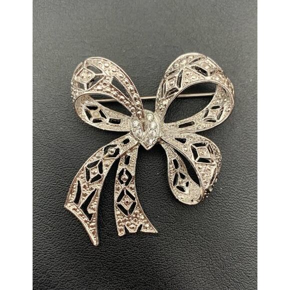 Silver Tone And Rhinestone Sparkly Bow Brooch - Picture 1 of 4
